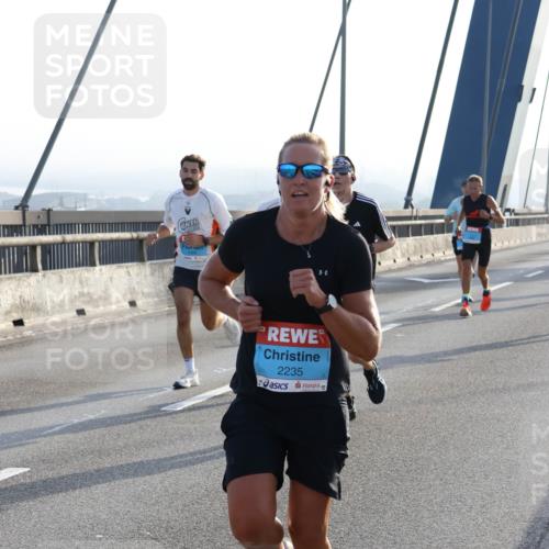 03.10.2026 - Köhlbrandbrückenlauf Strokosch-Dieckow http://msf.ph/oto/10593747 03.10.2026 09:21:09 Position 1 5, 2235 meine-sportfotos.de