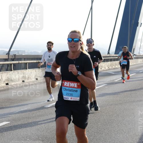 03.10.2026 - Köhlbrandbrückenlauf Strokosch-Dieckow http://msf.ph/oto/10593752 03.10.2026 09:21:09 Position 1 10, 2235, 30 meine-sportfotos.de