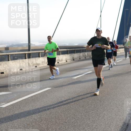 03.10.2026 - Köhlbrandbrückenlauf Strokosch-Dieckow http://msf.ph/oto/10593780 03.10.2026 09:21:16 Position 1  meine-sportfotos.de