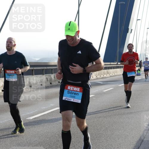 03.10.2026 - Köhlbrandbrückenlauf Strokosch-Dieckow http://msf.ph/oto/10593814 03.10.2026 09:21:22 Position 1 1973, 1688 meine-sportfotos.de