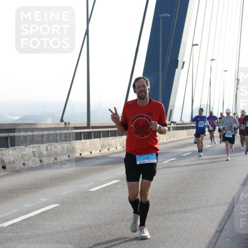 03.10.2026 - Köhlbrandbrückenlauf Strokosch-Dieckow http://msf.ph/oto/10593816 03.10.2026 09:21:23 Position 1 2198 meine-sportfotos.de