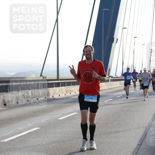03.10.2026 - Köhlbrandbrückenlauf Strokosch-Dieckow http://msf.ph/oto/10593820 03.10.2026 09:21:23 Position 1 2198 meine-sportfotos.de