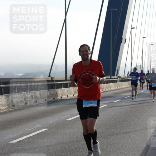 03.10.2026 - Köhlbrandbrückenlauf Strokosch-Dieckow http://msf.ph/oto/10593838 03.10.2026 09:21:24 Position 1 2198 meine-sportfotos.de