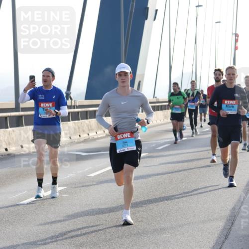 03.10.2026 - Köhlbrandbrückenlauf Strokosch-Dieckow http://msf.ph/oto/10593863 03.10.2026 09:21:28 Position 1 3771, 16441 meine-sportfotos.de
