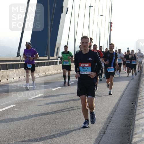 03.10.2026 - Köhlbrandbrückenlauf Strokosch-Dieckow http://msf.ph/oto/10593872 03.10.2026 09:21:30 Position 1 1644 meine-sportfotos.de