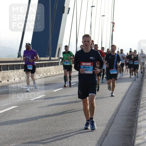 03.10.2026 - Köhlbrandbrückenlauf Strokosch-Dieckow http://msf.ph/oto/10593875 03.10.2026 09:21:30 Position 1 644 meine-sportfotos.de