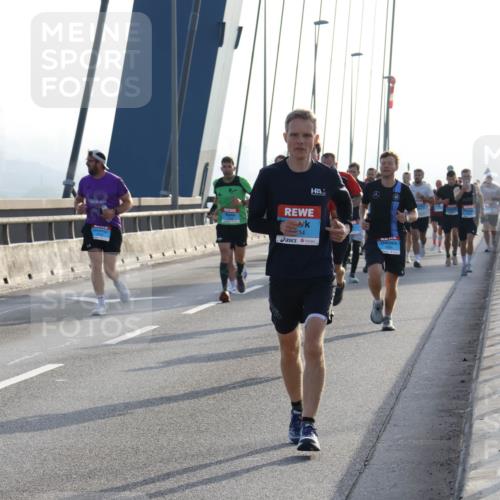 03.10.2026 - Köhlbrandbrückenlauf Strokosch-Dieckow http://msf.ph/oto/10593878 03.10.2026 09:21:30 Position 1 14 meine-sportfotos.de