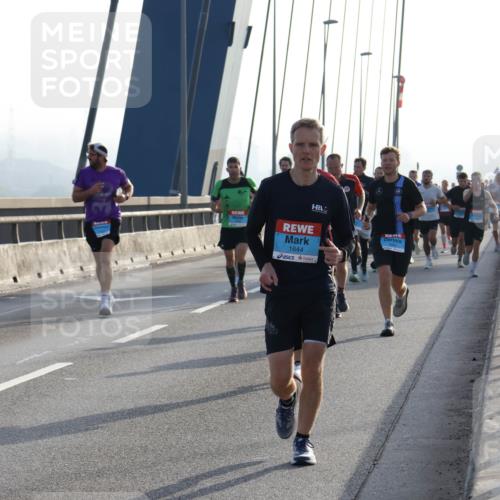 03.10.2026 - Köhlbrandbrückenlauf Strokosch-Dieckow http://msf.ph/oto/10593891 03.10.2026 09:21:30 Position 1 1644 meine-sportfotos.de