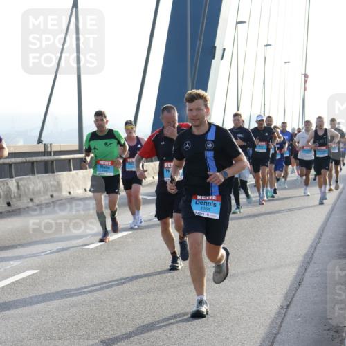 03.10.2026 - Köhlbrandbrückenlauf Strokosch-Dieckow http://msf.ph/oto/10593904 03.10.2026 09:21:34 Position 1 1264 meine-sportfotos.de