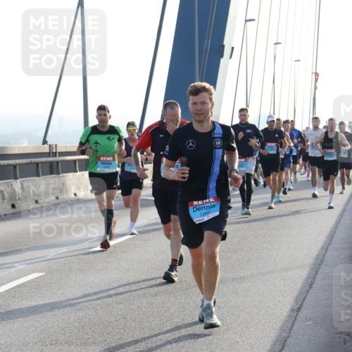 03.10.2026 - Köhlbrandbrückenlauf Strokosch-Dieckow http://msf.ph/oto/10593915 03.10.2026 09:21:35 Position 1 1264 meine-sportfotos.de