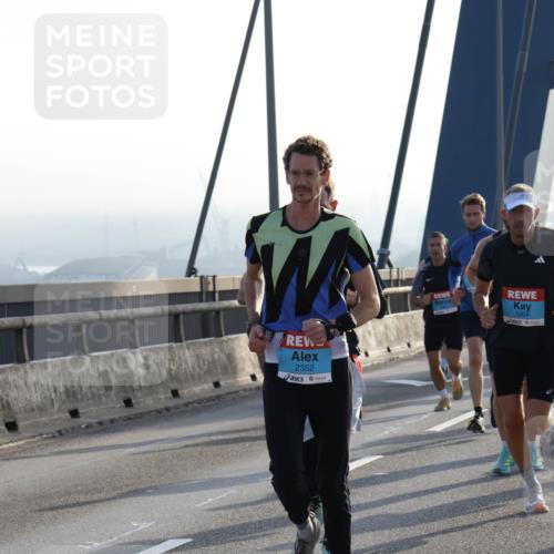 03.10.2026 - Köhlbrandbrückenlauf Strokosch-Dieckow http://msf.ph/oto/10593932 03.10.2026 09:21:38 Position 1 2352, 1204 meine-sportfotos.de