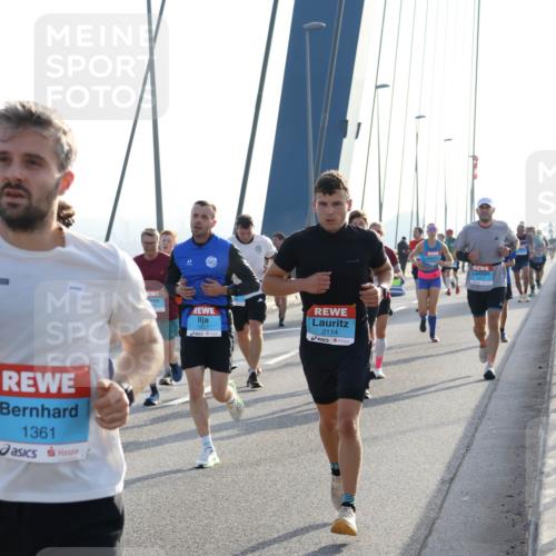 03.10.2026 - Köhlbrandbrückenlauf Strokosch-Dieckow http://msf.ph/oto/10593981 03.10.2026 09:21:43 Position 1 1361, 1827, 2114 meine-sportfotos.de