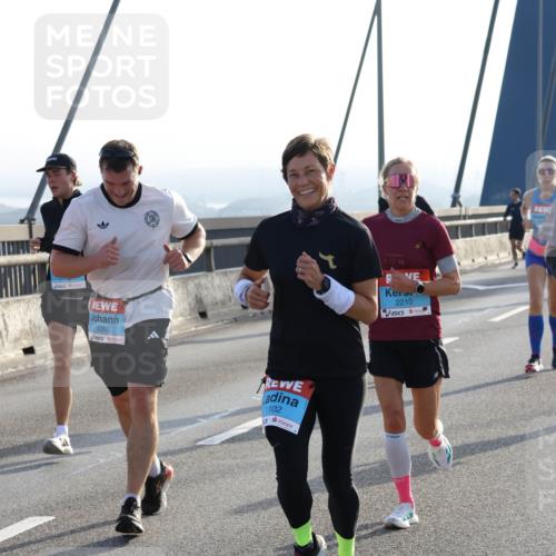 03.10.2026 - Köhlbrandbrückenlauf Strokosch-Dieckow http://msf.ph/oto/10594018 03.10.2026 09:21:46 Position 1 2110, 2203, 102, 42, 155, 2210 meine-sportfotos.de