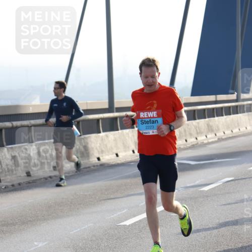 03.10.2026 - Köhlbrandbrückenlauf Strokosch-Dieckow http://msf.ph/oto/10594035 03.10.2026 09:21:51 Position 1 2223 meine-sportfotos.de