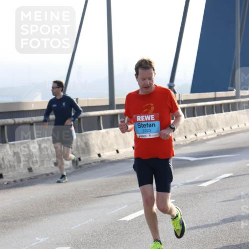 03.10.2026 - Köhlbrandbrückenlauf Strokosch-Dieckow http://msf.ph/oto/10594037 03.10.2026 09:21:51 Position 1 2223 meine-sportfotos.de