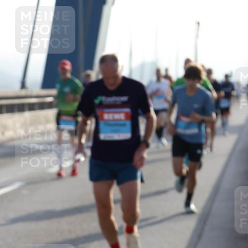 03.10.2026 - Köhlbrandbrückenlauf Strokosch-Dieckow http://msf.ph/oto/10594060 03.10.2026 09:21:53 Position 1  meine-sportfotos.de