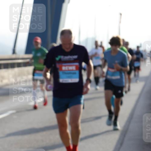 03.10.2026 - Köhlbrandbrückenlauf Strokosch-Dieckow http://msf.ph/oto/10594064 03.10.2026 09:21:53 Position 1  meine-sportfotos.de