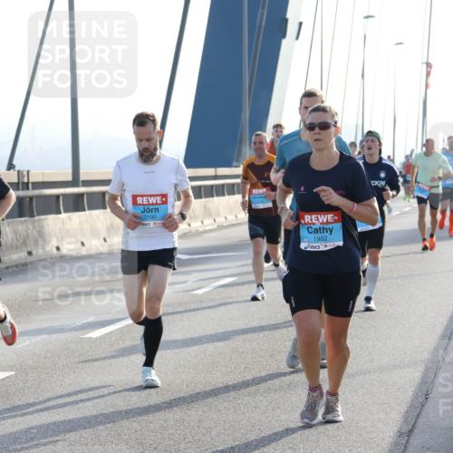 03.10.2026 - Köhlbrandbrückenlauf Strokosch-Dieckow http://msf.ph/oto/10594098 03.10.2026 09:21:59 Position 1 2190, 1952, 24 meine-sportfotos.de