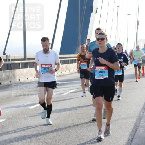03.10.2026 - Köhlbrandbrückenlauf Strokosch-Dieckow http://msf.ph/oto/10594102 03.10.2026 09:21:59 Position 1 2190, 2, 24, 1952 meine-sportfotos.de
