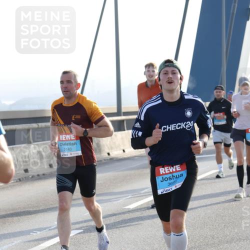 03.10.2026 - Köhlbrandbrückenlauf Strokosch-Dieckow http://msf.ph/oto/10594138 03.10.2026 09:22:02 Position 1 2140, 24, 3699 meine-sportfotos.de