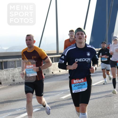 03.10.2026 - Köhlbrandbrückenlauf Strokosch-Dieckow http://msf.ph/oto/10594141 03.10.2026 09:22:02 Position 1 2140, 24, 3699 meine-sportfotos.de