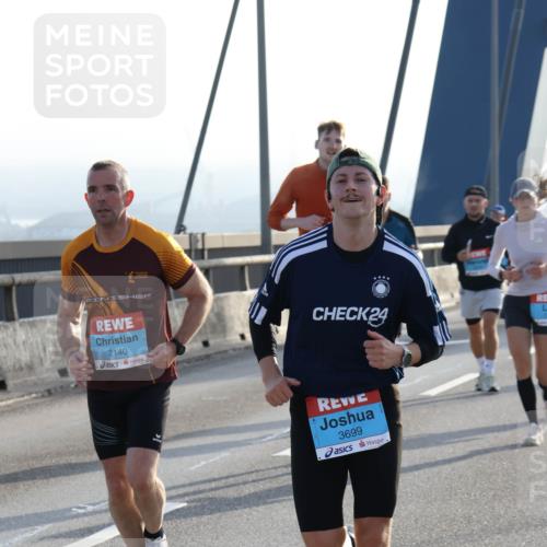 03.10.2026 - Köhlbrandbrückenlauf Strokosch-Dieckow http://msf.ph/oto/10594148 03.10.2026 09:22:02 Position 1 2140, 24, 3699 meine-sportfotos.de