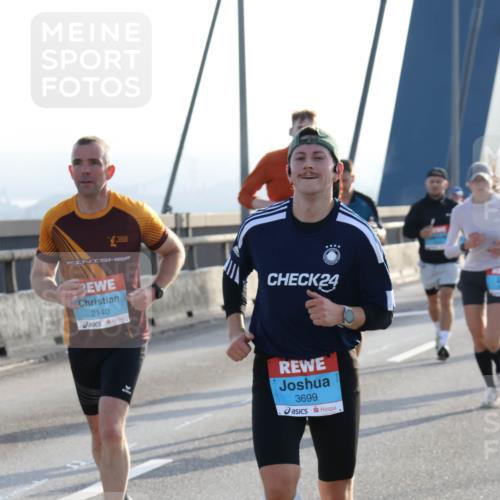 03.10.2026 - Köhlbrandbrückenlauf Strokosch-Dieckow http://msf.ph/oto/10594155 03.10.2026 09:22:02 Position 1 2140, 24, 3699 meine-sportfotos.de