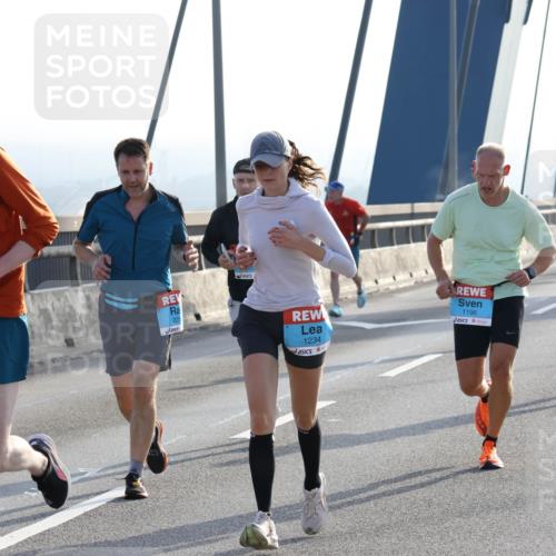 03.10.2026 - Köhlbrandbrückenlauf Strokosch-Dieckow http://msf.ph/oto/10594170 03.10.2026 09:22:04 Position 1 22, 1234, 1196 meine-sportfotos.de