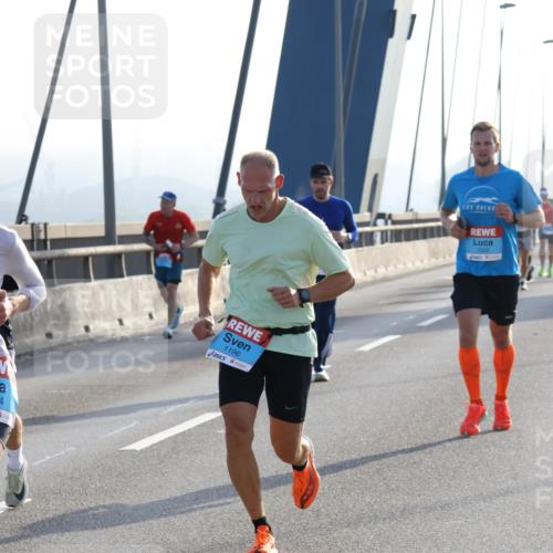 03.10.2026 - Köhlbrandbrückenlauf Strokosch-Dieckow http://msf.ph/oto/10594176 03.10.2026 09:22:05 Position 1 4, 1196, 1522 meine-sportfotos.de
