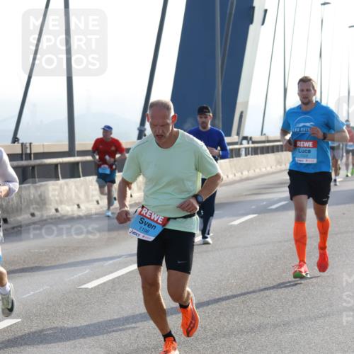 03.10.2026 - Köhlbrandbrückenlauf Strokosch-Dieckow http://msf.ph/oto/10594180 03.10.2026 09:22:06 Position 1 1196, 1522 meine-sportfotos.de