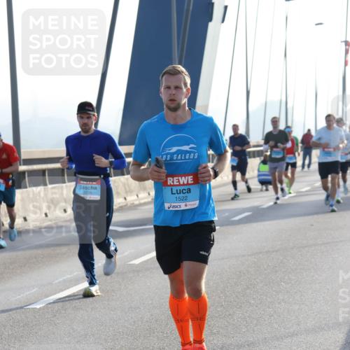 03.10.2026 - Köhlbrandbrückenlauf Strokosch-Dieckow http://msf.ph/oto/10594186 03.10.2026 09:22:07 Position 1 2238, 1522 meine-sportfotos.de