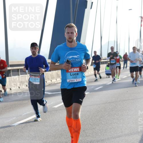 03.10.2026 - Köhlbrandbrückenlauf Strokosch-Dieckow http://msf.ph/oto/10594191 03.10.2026 09:22:07 Position 1 2238, 1522 meine-sportfotos.de