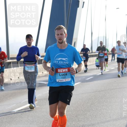 03.10.2026 - Köhlbrandbrückenlauf Strokosch-Dieckow http://msf.ph/oto/10594201 03.10.2026 09:22:08 Position 1 2238, 1522 meine-sportfotos.de