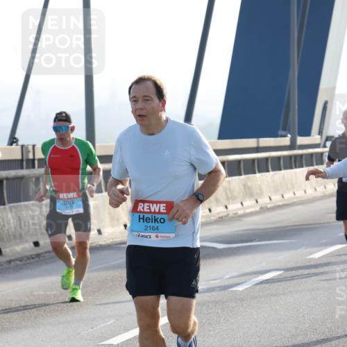 03.10.2026 - Köhlbrandbrückenlauf Strokosch-Dieckow http://msf.ph/oto/10594222 03.10.2026 09:22:15 Position 1 2164 meine-sportfotos.de