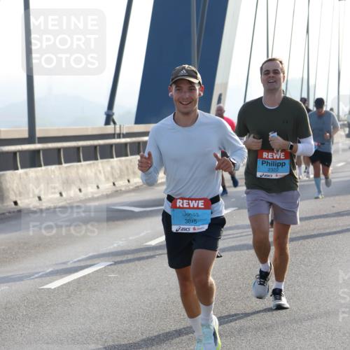 03.10.2026 - Köhlbrandbrückenlauf Strokosch-Dieckow http://msf.ph/oto/10594228 03.10.2026 09:22:16 Position 1 3845, 2322 meine-sportfotos.de