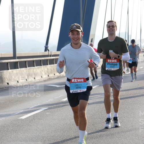 03.10.2026 - Köhlbrandbrückenlauf Strokosch-Dieckow http://msf.ph/oto/10594229 03.10.2026 09:22:17 Position 1 3845, 2322 meine-sportfotos.de