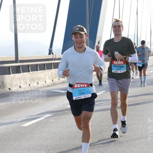 03.10.2026 - Köhlbrandbrückenlauf Strokosch-Dieckow http://msf.ph/oto/10594231 03.10.2026 09:22:17 Position 1 3845, 2322 meine-sportfotos.de
