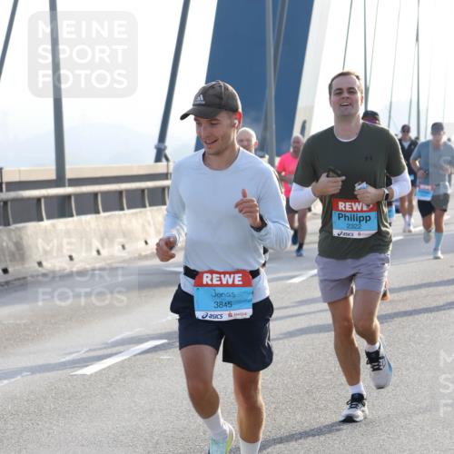 03.10.2026 - Köhlbrandbrückenlauf Strokosch-Dieckow http://msf.ph/oto/10594241 03.10.2026 09:22:17 Position 1 3845, 2322 meine-sportfotos.de