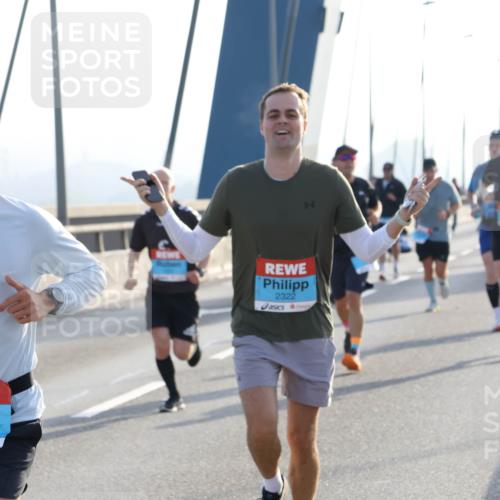 03.10.2026 - Köhlbrandbrückenlauf Strokosch-Dieckow http://msf.ph/oto/10594250 03.10.2026 09:22:18 Position 1 2322 meine-sportfotos.de