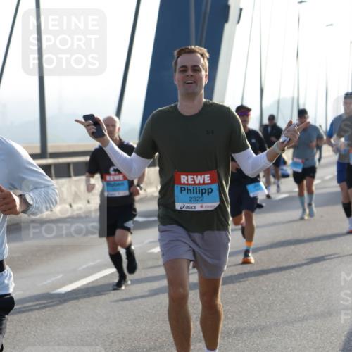 03.10.2026 - Köhlbrandbrückenlauf Strokosch-Dieckow http://msf.ph/oto/10594256 03.10.2026 09:22:18 Position 1 2322 meine-sportfotos.de