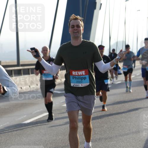 03.10.2026 - Köhlbrandbrückenlauf Strokosch-Dieckow http://msf.ph/oto/10594258 03.10.2026 09:22:18 Position 1 2322 meine-sportfotos.de
