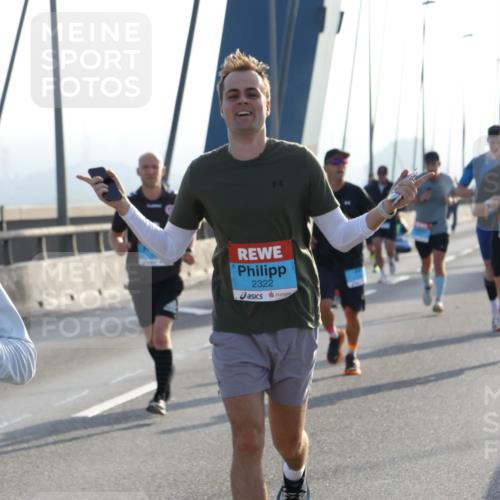 03.10.2026 - Köhlbrandbrückenlauf Strokosch-Dieckow http://msf.ph/oto/10594262 03.10.2026 09:22:18 Position 1 2322 meine-sportfotos.de