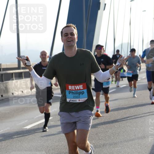 03.10.2026 - Köhlbrandbrückenlauf Strokosch-Dieckow http://msf.ph/oto/10594271 03.10.2026 09:22:18 Position 1 2322 meine-sportfotos.de