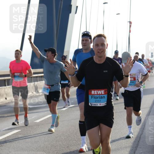 03.10.2026 - Köhlbrandbrückenlauf Strokosch-Dieckow http://msf.ph/oto/10594290 03.10.2026 09:22:22 Position 1 2151, 24 meine-sportfotos.de