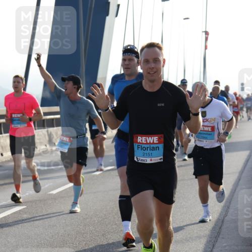 03.10.2026 - Köhlbrandbrückenlauf Strokosch-Dieckow http://msf.ph/oto/10594294 03.10.2026 09:22:22 Position 1 2151, 24, 1944 meine-sportfotos.de
