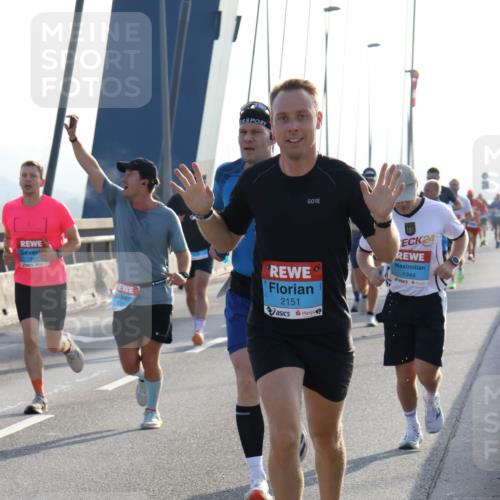 03.10.2026 - Köhlbrandbrückenlauf Strokosch-Dieckow http://msf.ph/oto/10594297 03.10.2026 09:22:22 Position 1 1941, 2151, 24, 1944 meine-sportfotos.de