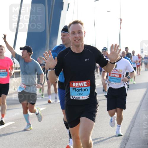 03.10.2026 - Köhlbrandbrückenlauf Strokosch-Dieckow http://msf.ph/oto/10594315 03.10.2026 09:22:22 Position 1 2151, 24, 1944 meine-sportfotos.de