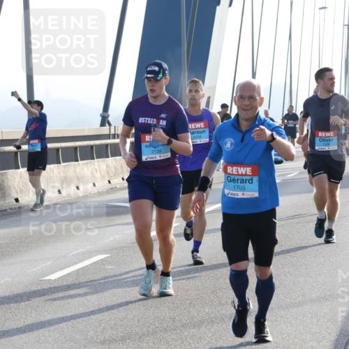 03.10.2026 - Köhlbrandbrückenlauf Strokosch-Dieckow http://msf.ph/oto/10594347 03.10.2026 09:22:28 Position 1 2139, 2258, 1703, 1526 meine-sportfotos.de