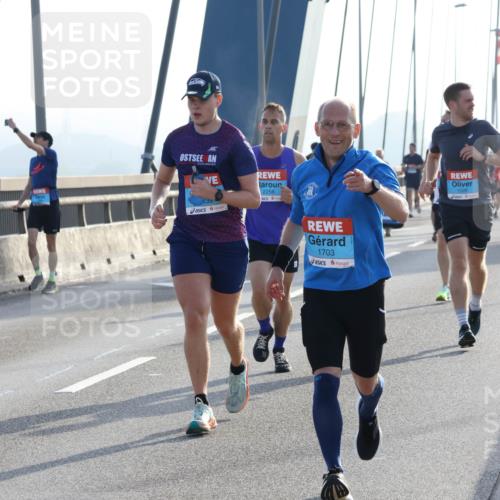 03.10.2026 - Köhlbrandbrückenlauf Strokosch-Dieckow http://msf.ph/oto/10594355 03.10.2026 09:22:29 Position 1 139, 2258, 1703, 1526 meine-sportfotos.de