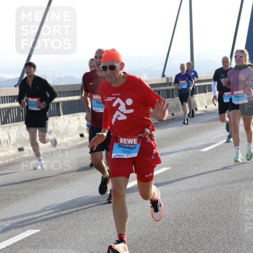 03.10.2026 - Köhlbrandbrückenlauf Strokosch-Dieckow http://msf.ph/oto/10594455 03.10.2026 09:22:41 Position 1 2150, 2211, 1370 meine-sportfotos.de